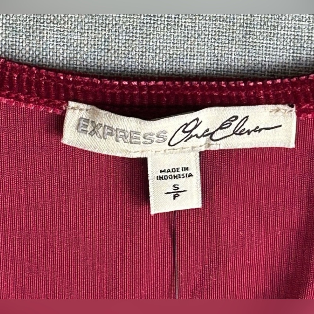 NWT Express Tie Front Velour Wrap Top Burgundy V Neck Size S - Picture 6 of 10